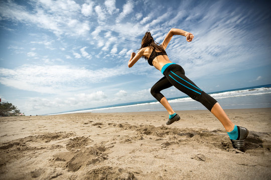 beach-running-fitness-training-cape-town-online-personal-trainer-summer-workout